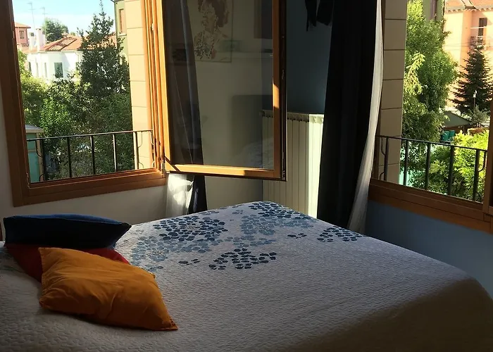 Mari & Popi\'S House